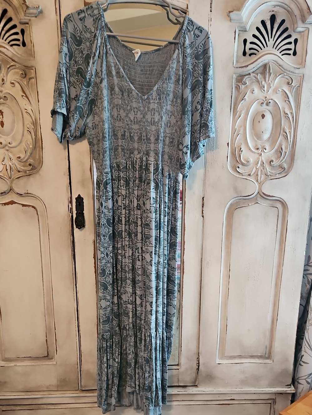 Kate Quinn Women's Flutter Sleeve Smocked Midi Dress Large Modal Blue Bird Prin